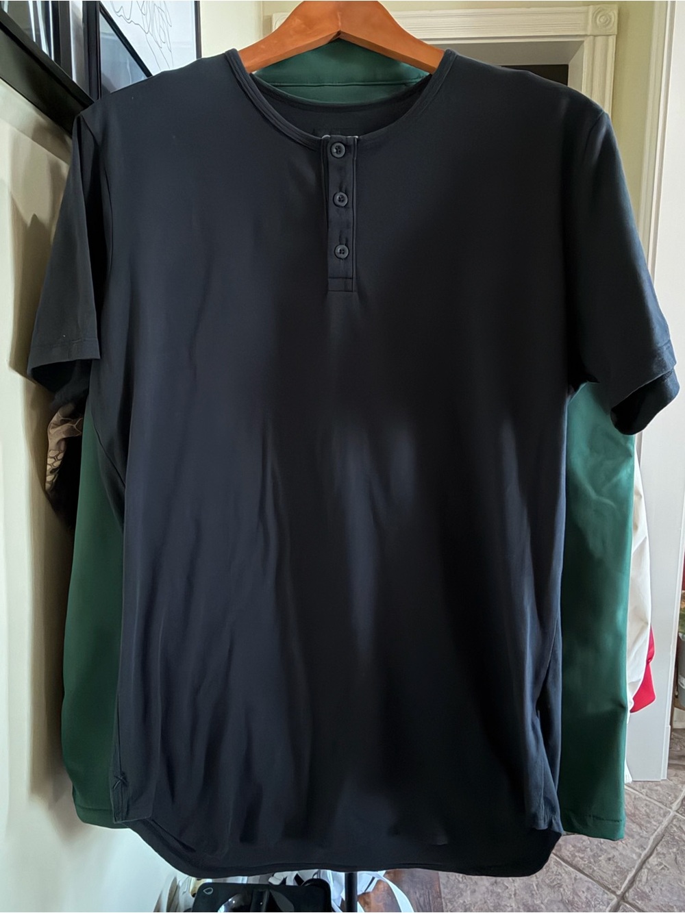 CUTS Clothing Black Elongated Henley Tee XL